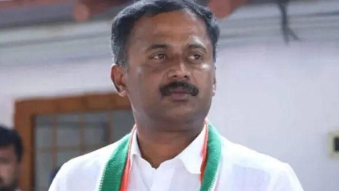 ದಿನೇಶ್‌ ಗೂಳಿಗೌಡ