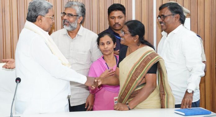 ಆಶಾ ಕಾರ್ಯಕರ್ತೆಯರು