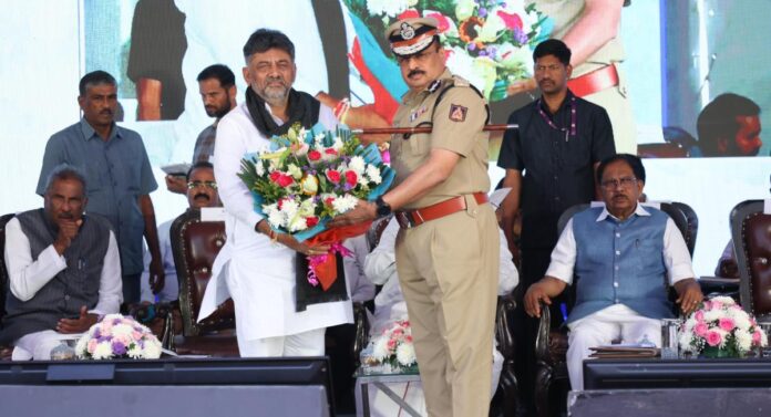 ಡಿ ಕೆ ಶಿವಕುಮಾರ್
