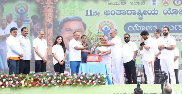 ದಿನೇಶ್_ ಗುಂಡೂರಾವ್ (1)