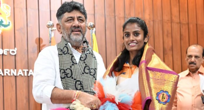 ಡಿ ಕೆ ಶಿವಕುಮಾರ್ (14)