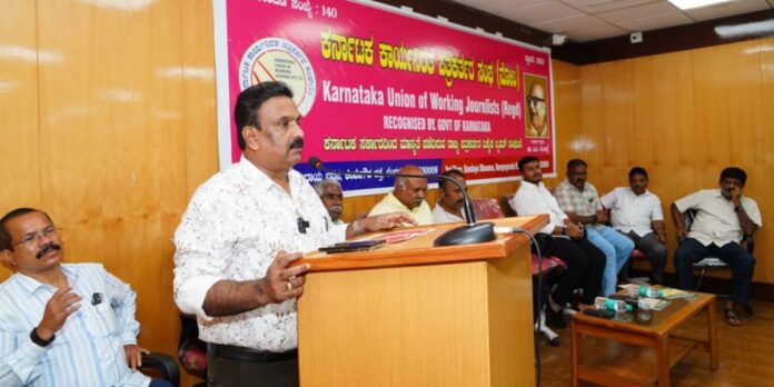 K v prabhakar (1)
