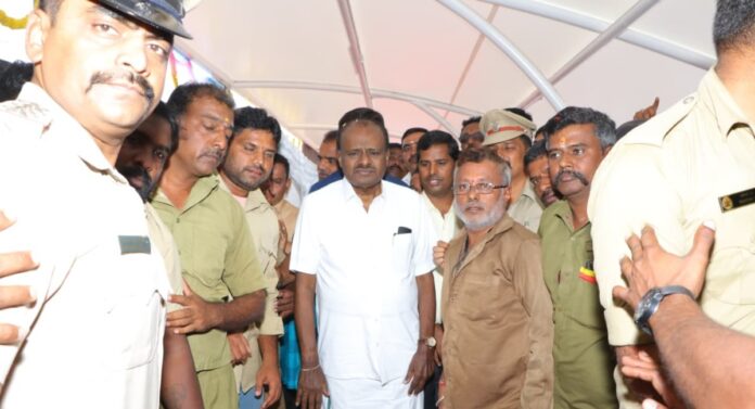 ಎಚ್_ ಡಿ ಕೆ
