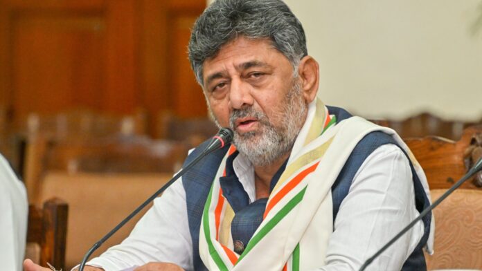 ಡಿ ಕೆ ಶಿವಕುಮಾರ್
