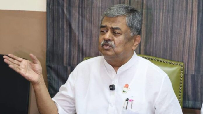 ಬಿ ಕೆ ಹರಿಪ್ರಸಾದ್ (2)